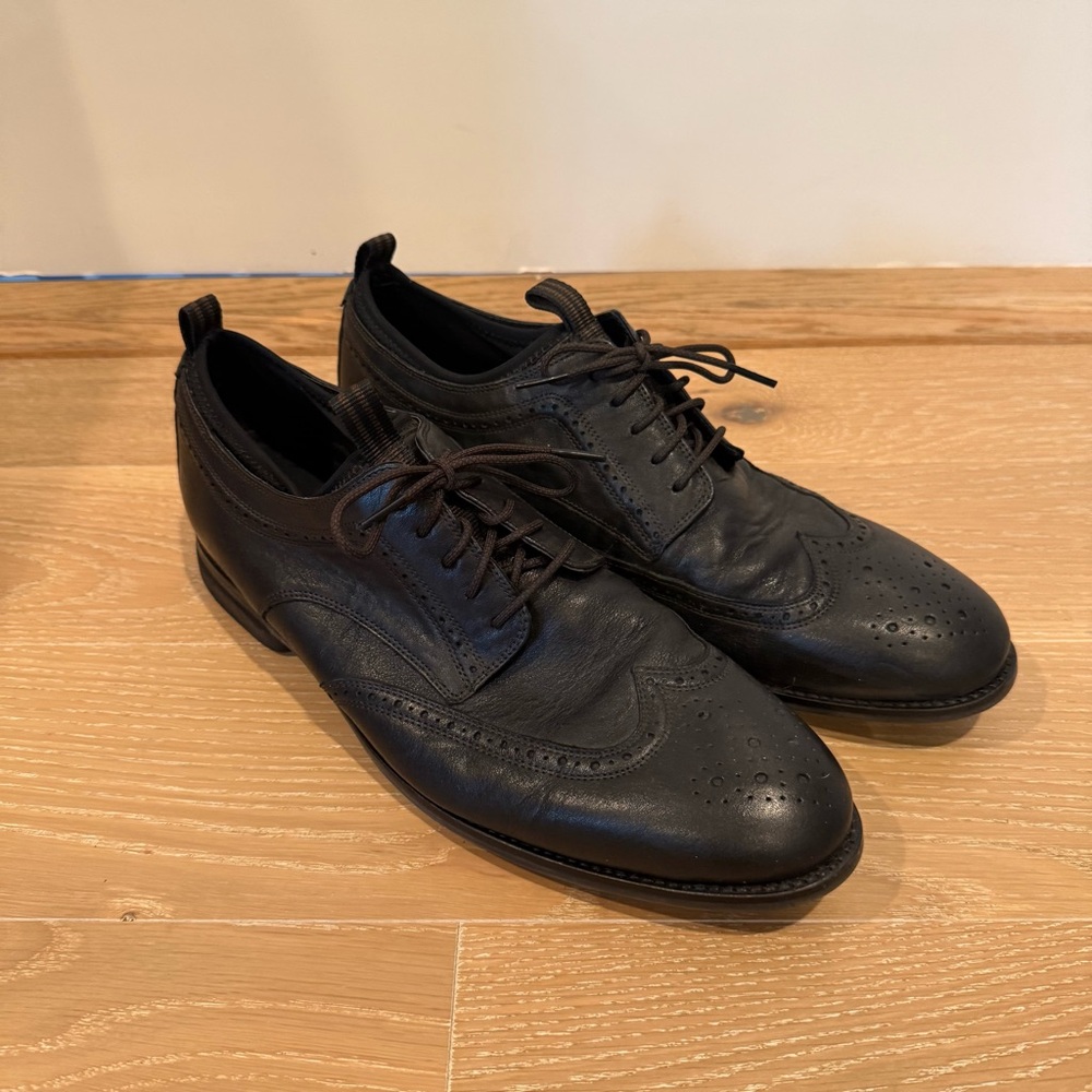 Cole Haan black leather lace up dress shoe